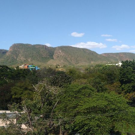 Aguas Da Serra Com Acesso Ao Rio E Vista Pra Serra Rio Quente Extérieur photo